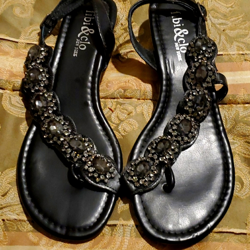 Sandal's new size 8